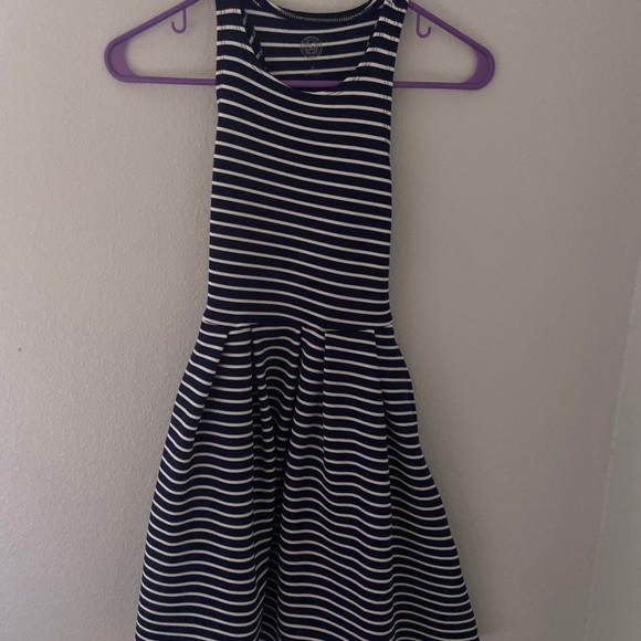 Dresses & Skirts - Dress